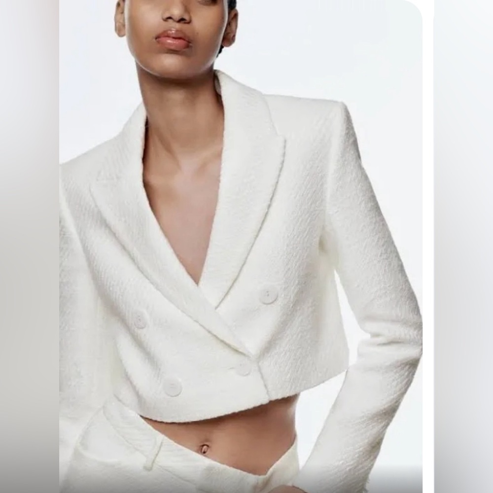Zara women’s white textured cropped blazer